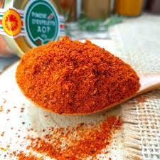 Transformation artisanale du piment d'Espelette en poudre — Loratu Pays Basque Transformation artisanale du piment d'Espelette en poudre — Loratu Pays Basque